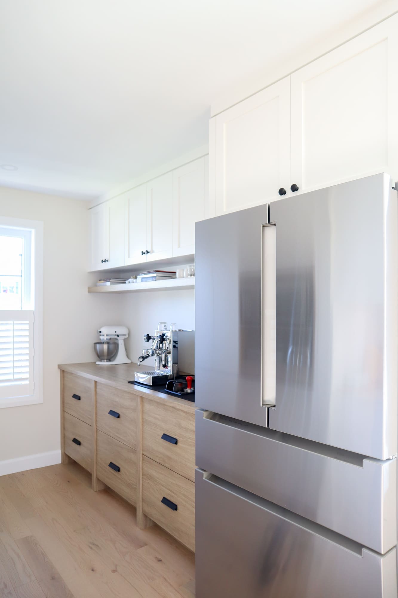 Portes shaker L105 blanc / Portes mélamine L547 effet bois